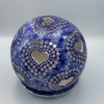 svietnik biela modrá